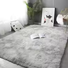 Grauer Teppich für das Wohnzimmer